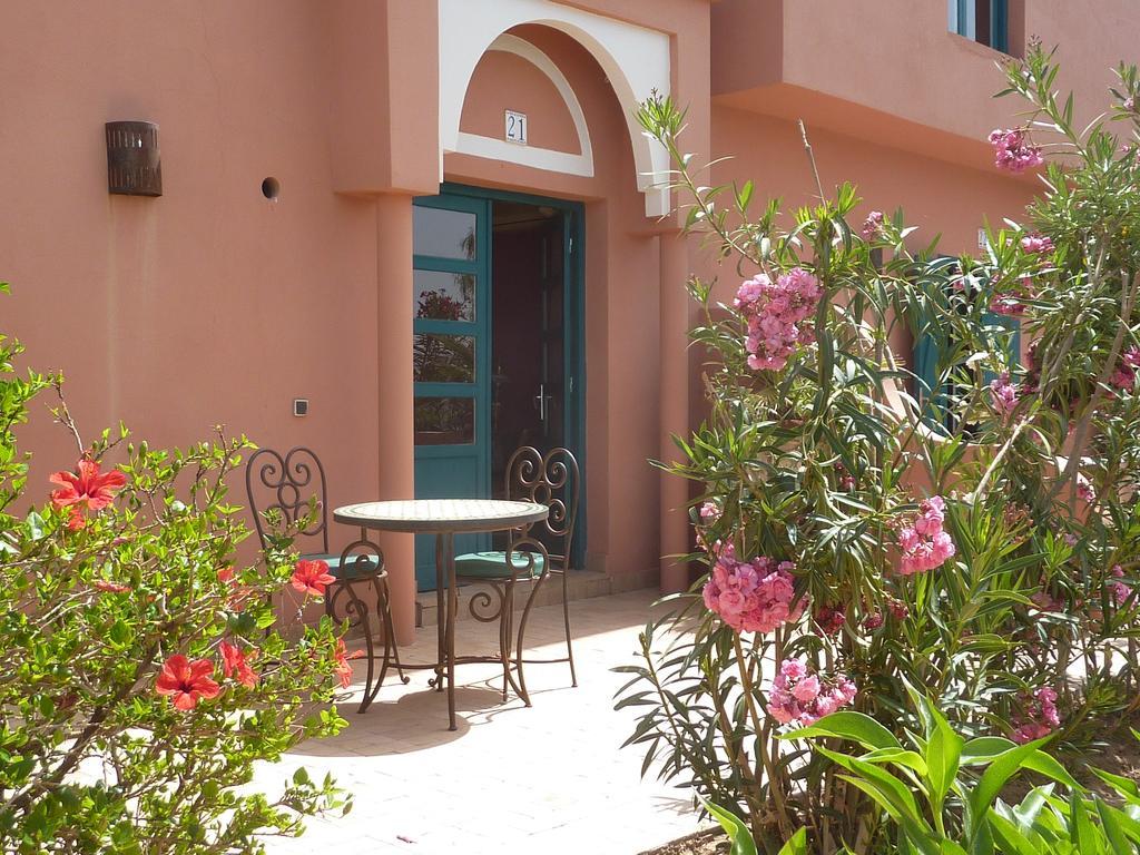 Bed and Breakfast Les Tourmalines Afeggou Екстер'єр фото